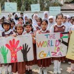 আলোকিত হৃদয় স্কুলে প্রতিবাদ কর্মসূচি: গাজার ওপর ইসরায়েলি হামলার প্রতিবাদে শিক্ষার্থীদের একাত্মতা