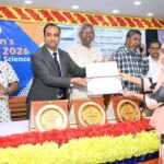 কুমিল্লা বিশ্ববিদ্যালয়ে ডিনস অ্যাওয়ার্ড প্রদান