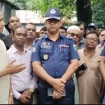 সুনামগঞ্জের তাহিরপুরের বাদাঘাট বাজারে কারাগারে আটক দীপ্ত রায়ের ধর্ম অবমাননার ঘটনায় হিন্দুদের বাড়িঘরে ও মন্দিরে হামলার ঘটনাস্হলে এমপি কামরুল ইসলাম।